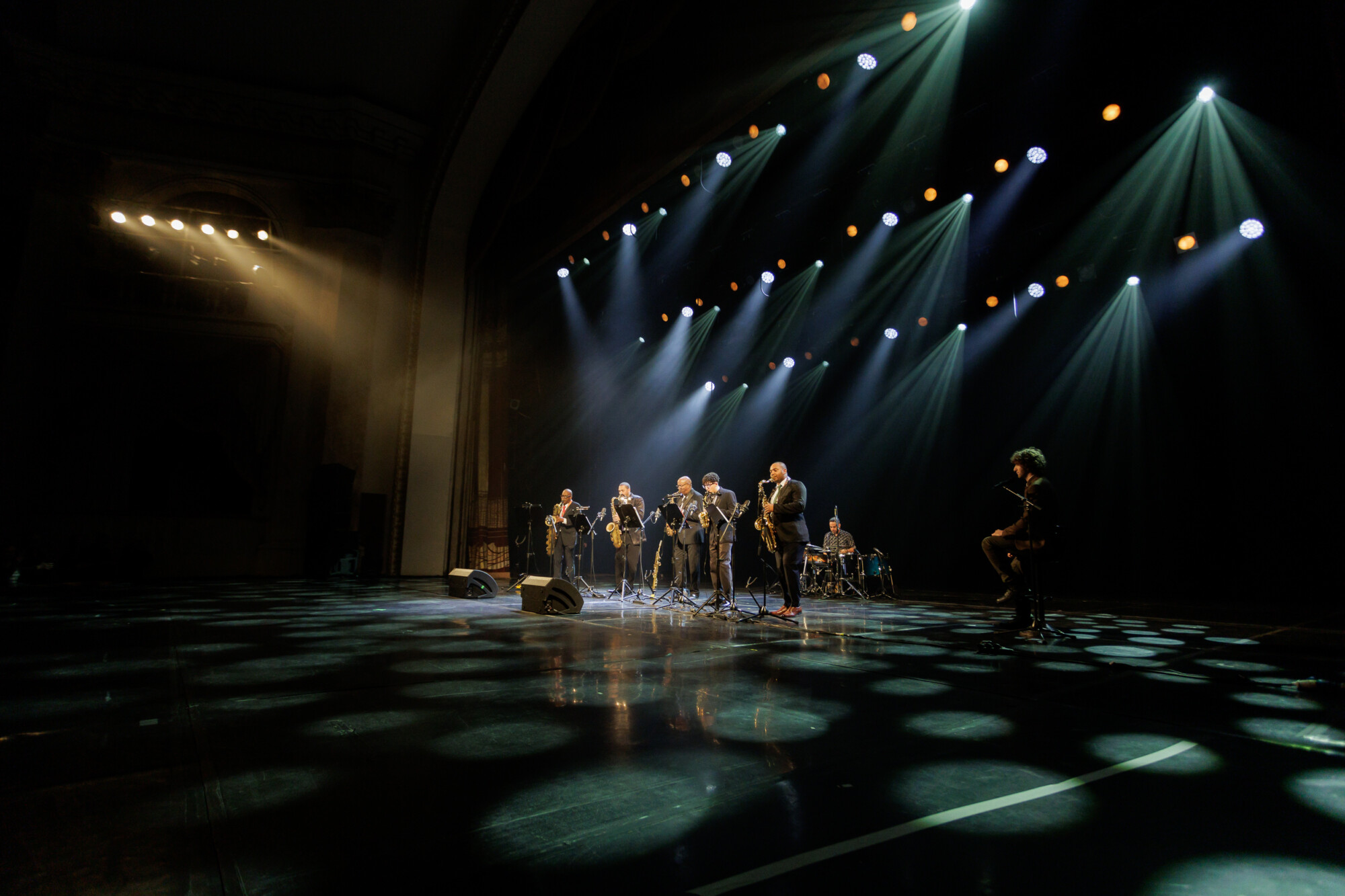 Квинтет кубинских саксофонистов Cuban Sax, фестиваль искусств Сочи. фотограф Виктор Боровских